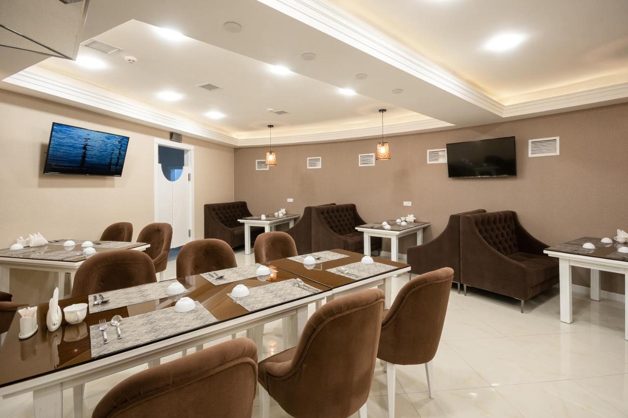 Tantana Hotel Fergana Ngoại thất bức ảnh